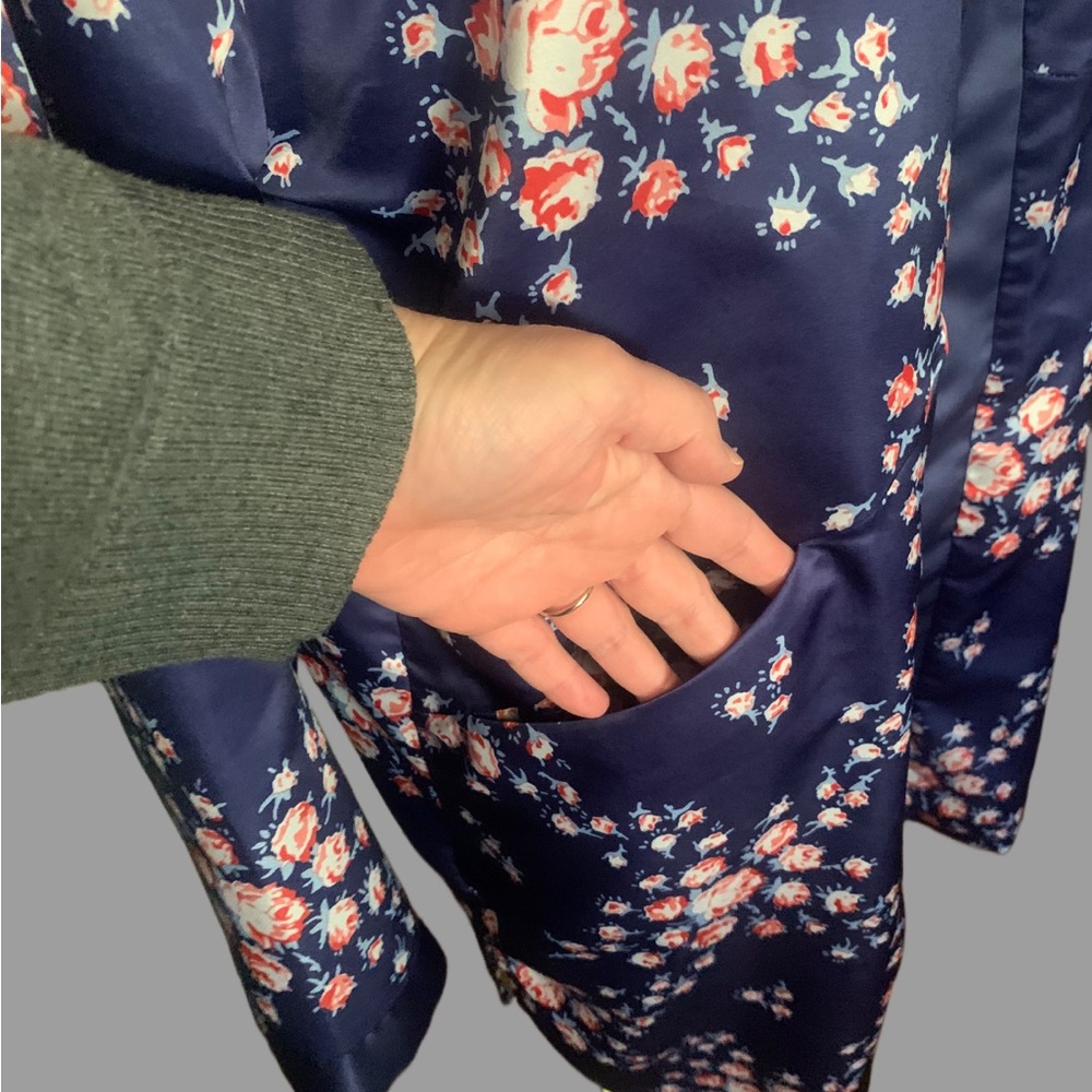 Morgan Lane Blue Floral Robe - Picture 7 of 8